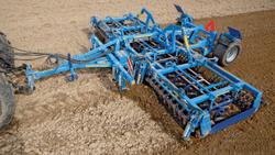 0 FARMET KOMPACTOMAT K 600 PS PRE SOWING CULTIVATOR RED