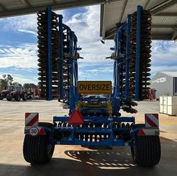 0 2024 FARMET SOFTER 8PS TRAILING SPEED DISC +V ROLLER EX DEMO BLUE