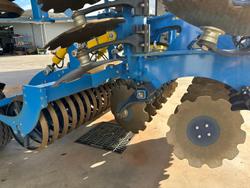 2024 FARMET SOFTER 8PS TRAILING LINKAGE SPEED DISC + V ROLLER EX DEMO BLUE