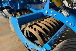 0 2024 FARMET SOFTER 8PS TRAILING SPEED DISC +V ROLLER EX DEMO BLUE