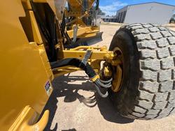2011 Caterpillar
                140M2 Awd 