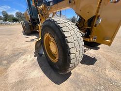 2011 Caterpillar
                140M2 Awd 