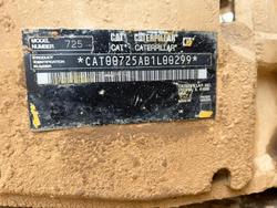 2005 Caterpillar 725