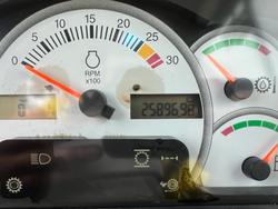 2005 Caterpillar 725