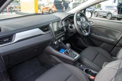 2023 Renault
                Captur Zen
