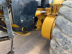 2011 Caterpillar
                16M 
