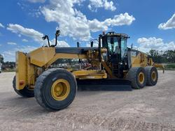 2011 Caterpillar
                16M 