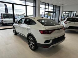 2022 Renault
                Arkana Intens