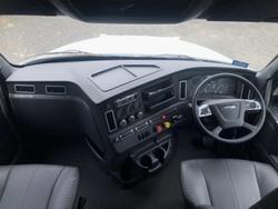 2023 Freightliner Cascadia 126 White