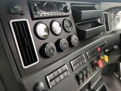 2023 Freightliner Cascadia 126 White