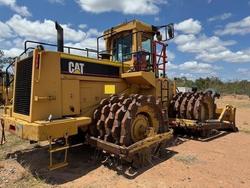 1990 Caterpillar 825C