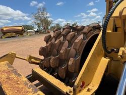 1990 Caterpillar 825C