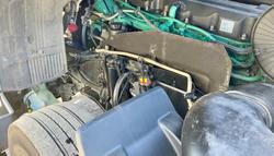 2017 Volvo Fm450 Only 256197 Klm Best Avait $161500 Plus Gst Light Use VOLVO FM450 SLEEPER WHITE