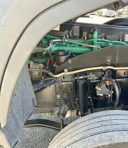 2017 Volvo Fm450 Only 256197 Klm Best Avait $161500 Plus Gst Light Use VOLVO FM450 SLEEPER WHITE