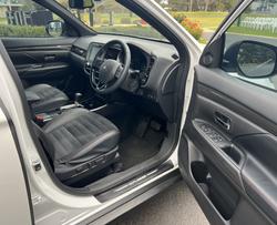 2021 Mitsubishi ZL2B46 ZL2B46 ZL Outlander BLACK EDN 2.4L P CVT 2WD 7S W13 - White