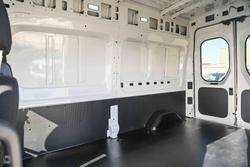 2023 LDV
                Deliver 9 