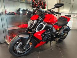 2024 DUCATI DIAVEL V4 ROAD RED