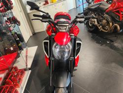 2024 DUCATI DIAVEL V4 ROAD RED
