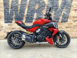 Ducati Diavel V4