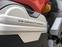 2024 DUCATI DIAVEL V4 ROAD RED