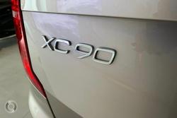 2023 Volvo
XC90 Recharge Ultimate T8 Plug-In Hybrid