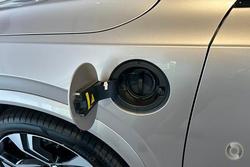 2023 Volvo
XC90 Recharge Ultimate T8 Plug-In Hybrid