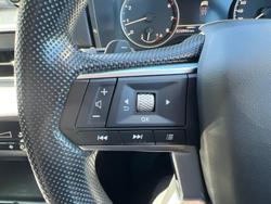 2023 Mitsubishi
Outlander ES