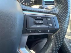 2023 Mitsubishi
Outlander ES