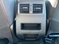 2023 Mitsubishi
Outlander ES