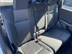 2023 Mitsubishi
Outlander ES