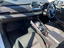 2023 Mitsubishi
Outlander ES