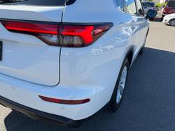 2023 Mitsubishi
Outlander ES