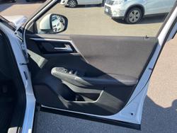 2023 Mitsubishi
Outlander ES