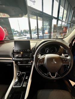 2024 Mitsubishi Eclipse Cross PHEV ES