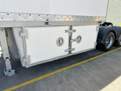 2006 Lusty St3 12 Pallet Dry Freight Van 4.3M