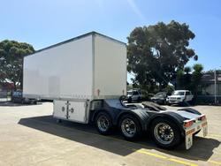 2006 Lusty
                St3 12 Pallet Dry Freight Van 4.3M 