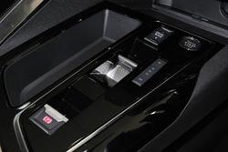 2023 Peugeot
                5008 GT Sport