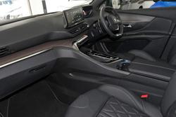 2023 Peugeot
                5008 GT Sport