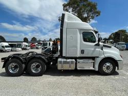 2024 Freightliner Cascadia 126 WHITE