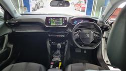 2021 Peugeot
2008 Allure