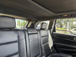 2013 Jeep
                Grand Cherokee Overland