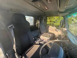 2012 Isuzu F Series FSS 550 WHITE