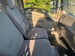 2012 Isuzu F Series FSS 550 WHITE