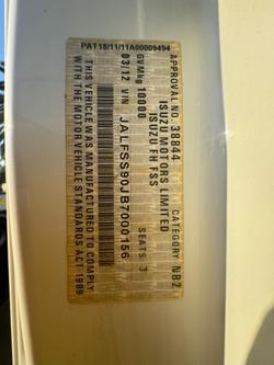 2012 Isuzu F Series FSS 550 WHITE