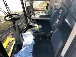 2015 New Holland Cr8.90 Yellow