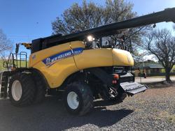 2015 New Holland Cr8.90 Yellow