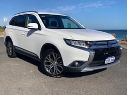 2017 Mitsubishi
                Outlander LS Safety Pack