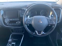 2017 Mitsubishi
                Outlander LS Safety Pack