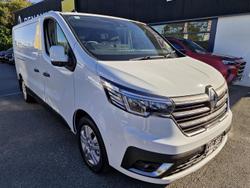 2023 Renault
                Trafic Premium