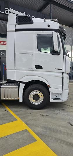 2025 Mercedes-Benz Actros 2663